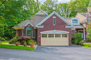 14 Belvedere Ct, North Hills, NY 11030 - Photo 3