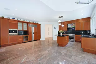 14 Belvedere Ct, North Hills, NY 11030 - Photo 13