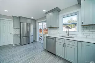 27 Garden Rd, Sound Beach, NY 11789 - Photo 5