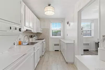 6116 Little Neck Parkway #936, Little Neck, NY 11362 - Photo 11