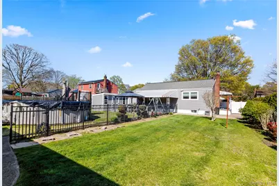 1080 Bay Shore Avenue, Bay Shore, NY 11706 - Photo 21