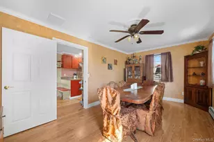25 Bolton St, Lindenhurst, NY 11757 - Photo 11