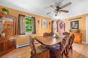 25 Bolton St, Lindenhurst, NY 11757 - Photo 9