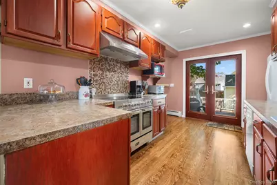 25 Bolton Street, Lindenhurst, NY 11757 - Photo 5
