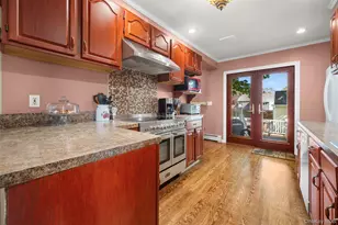 25 Bolton St, Lindenhurst, NY 11757 - Photo 5