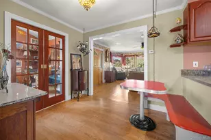 25 Bolton St, Lindenhurst, NY 11757 - Photo 7