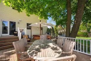 25 Bolton St, Lindenhurst, NY 11757 - Photo 33