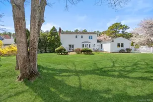18 Lincoln Ave, Dix Hills, NY 11746 - Photo 35