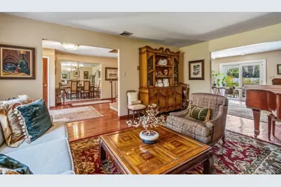 18 Lincoln Avenue, Dix Hills, NY 11746 - Photo 7