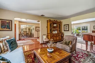 18 Lincoln Ave, Dix Hills, NY 11746 - Photo 7