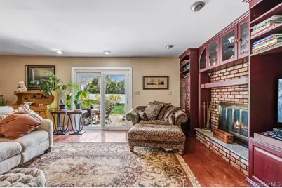 18 Lincoln Avenue, Dix Hills, NY 11746 - Photo 17