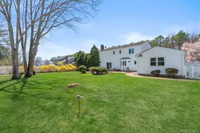 18 Lincoln Avenue, Dix Hills, NY 11746 - Photo 37