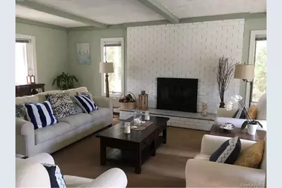 41 Columbine Avenue N, Hampton Bays, NY 11946 - Photo 5