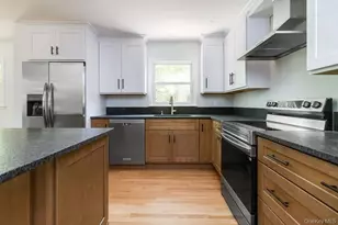 10 Tudor Dr, Stony Brook, NY 11790 - Photo 19