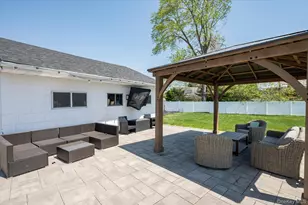 41 Disc Ln, Wantagh, NY 11793 - Photo 25