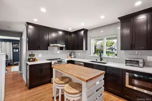 41 Disc Ln, Wantagh, NY 11793 - Photo 9