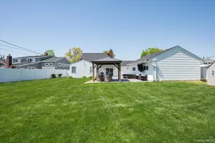 41 Disc Ln, Wantagh, NY 11793 - Photo 29