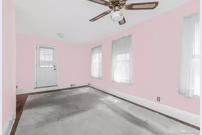 429 E 238th Street, Bronx, NY 10470 - Photo 9