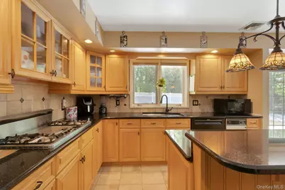 4 Spencer Court, Orangeburg, NY 10962 - Photo 11