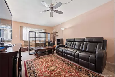26505 Hillside Avenue, Floral Park, NY 11004 - Photo 15