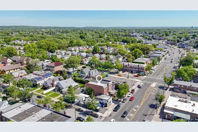 26505 Hillside Avenue, Floral Park, NY 11004 - Photo 3