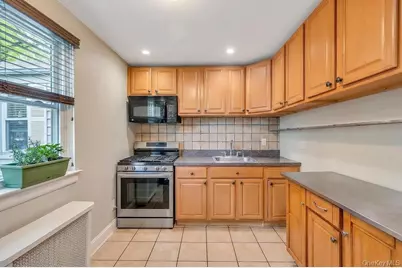 261-10 Langston Avenue #G99E, Glen Oaks, NY 11004 - Photo 7