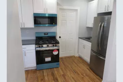 949 E 213th Street #FL-2, Bronx, NY 10469 - Photo 5