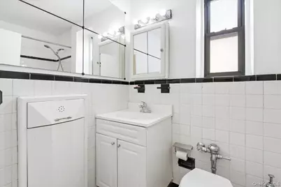 102-12 65th Avenue #C35, Forest Hills, NY 11375 - Photo 23