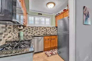 147-28 Charter Rd, Briarwood, NY 11435 - Photo 7