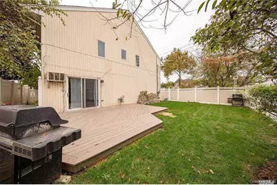 4025 Boston Avenue, Seaford, NY 11783 - Photo 21