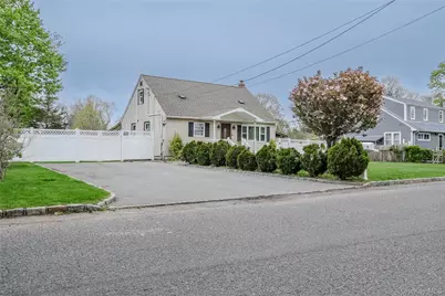 7 Oak Street, Brentwood, NY 11717 - Photo 3