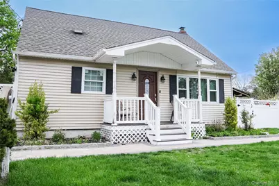 7 Oak Street, Brentwood, NY 11717 - Photo 7