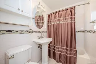812 Swinton Ave, Bronx, NY 10465 - Photo 17