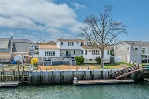 165 Gordon Pl, Freeport, NY 11520 - Photo 7