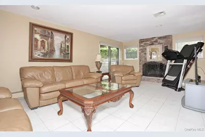8 Medford Place, Nanuet, NY 10954 - Photo 29