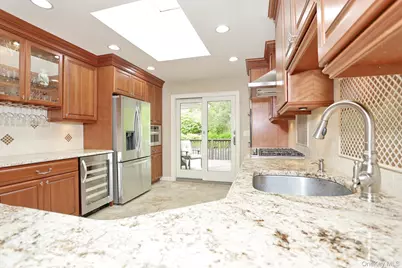 8 Medford Place, Nanuet, NY 10954 - Photo 9