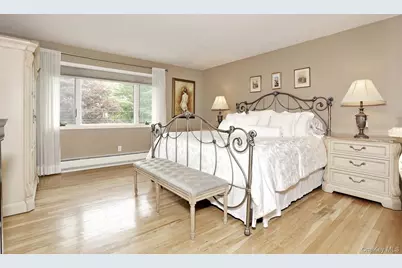 8 Medford Place, Nanuet, NY 10954 - Photo 17