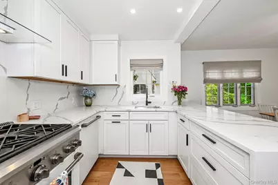 7 Merestone Terrace, Bronxville, NY 10708 - Photo 3