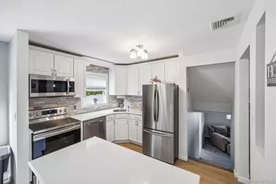7 Bowden Drive, Huntington Station, NY 11746 - Photo 9