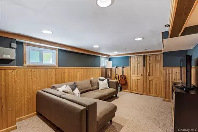 94 Roosevelt Street, Garden City, NY 11530 - Photo 17