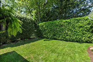 94 Roosevelt St, Garden City, NY 11530 - Photo 23
