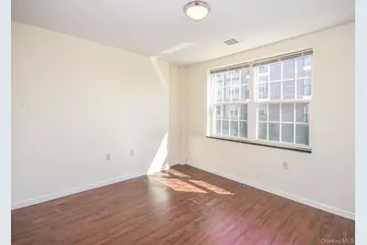 200 Carney Street #108, Glen Cove, NY 11560 - Photo 7