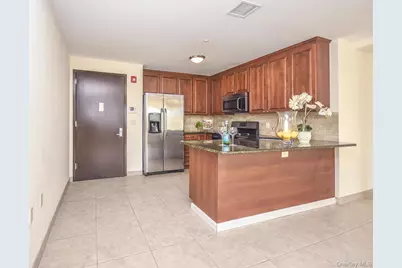 200 Carney Street #108, Glen Cove, NY 11560 - Photo 3