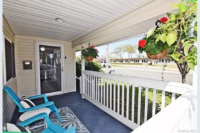 130 Winganhauppauge Road, Islip, NY 11751 - Photo 37