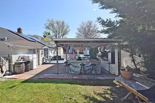 130 Winganhauppauge Rd, Islip, NY 11751 - Photo 39
