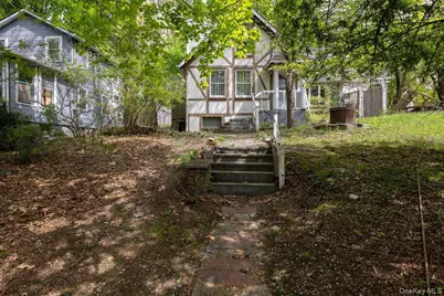 7 Amagansett Drive, Sound Beach, NY 11789 - Photo 27