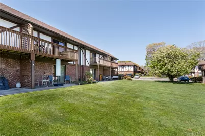 28 Bailey Court #28, Middle Island, NY 11953 - Photo 13