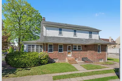 27 Center Drive, Whitestone, NY 11357 - Photo 7