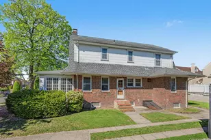 27 Center Dr, Whitestone, NY 11357 - Photo 7