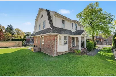 27 Center Drive, Whitestone, NY 11357 - Photo 3